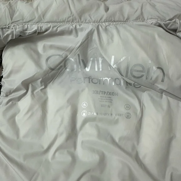Calvin Klein Puffer Performance Vest Size XS NWT - Picture 3 of 5